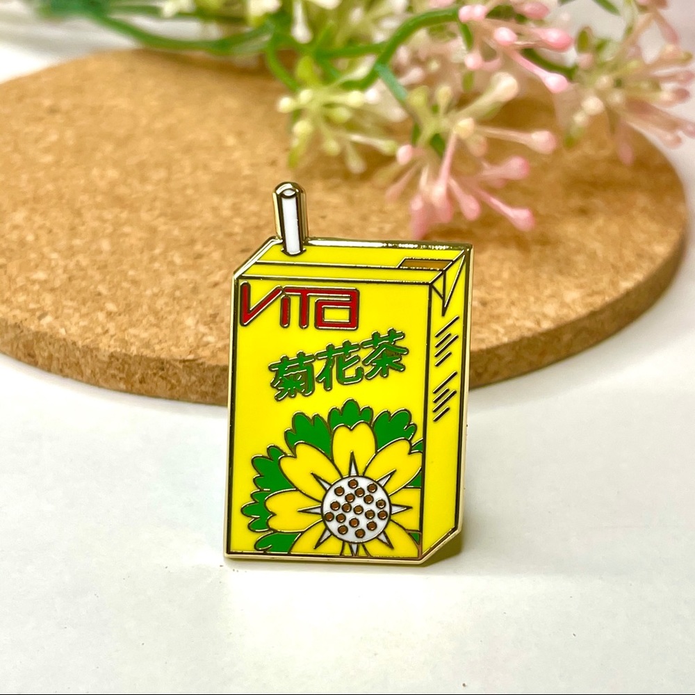 Chrysanthemum tea enamel pin